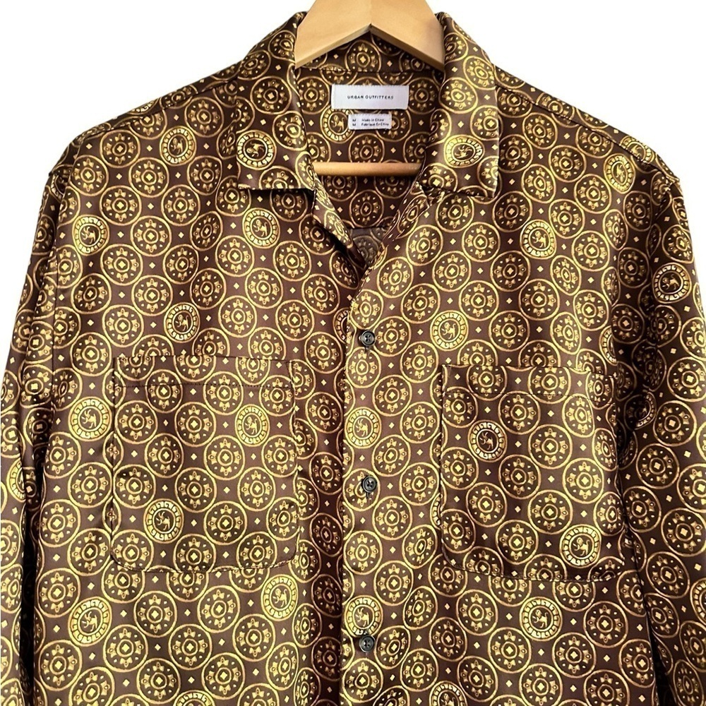 Urban Outfitters Brown & Gold Printed Button-Down Shirt - Picture 4 of 16